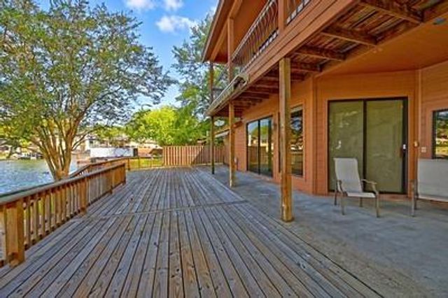 3335 Torrey Pines Drive, Montgomery, TX 77356
