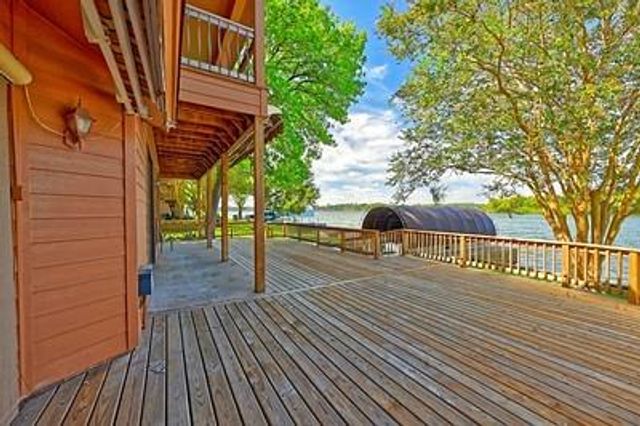 3335 Torrey Pines Drive, Montgomery, TX 77356