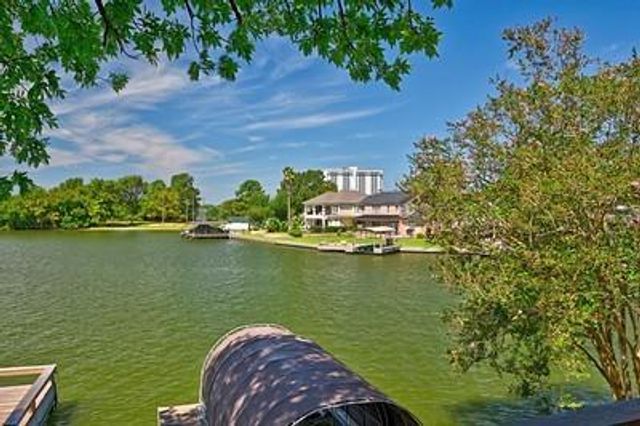 3335 Torrey Pines Drive, Montgomery, TX 77356