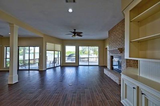 3335 Torrey Pines Drive, Montgomery, TX 77356