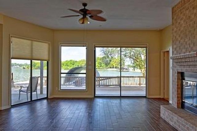 3335 Torrey Pines Drive, Montgomery, TX 77356