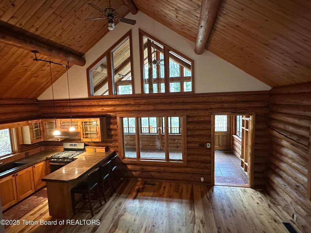 3950 W RED TOP Lane, Wilson, WY 83014 photo 3