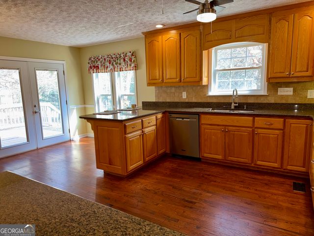 148 Swan Sanders Road, Hartwell, GA 30643