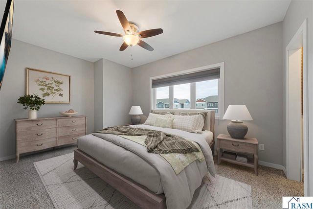 2155 Rolling Green Lane, North Mankato, MN 56003