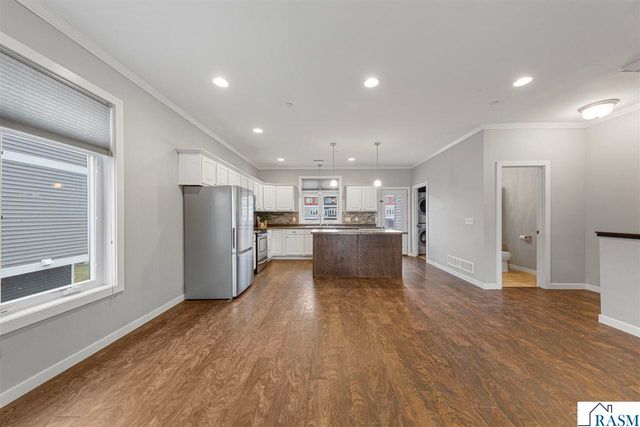 2155 Rolling Green Lane, North Mankato, MN 56003