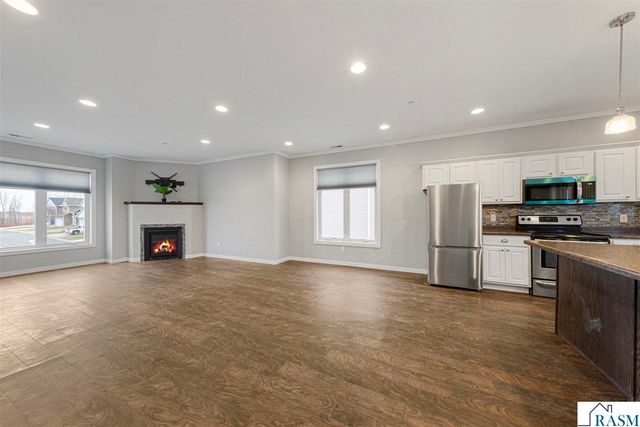 2155 Rolling Green Lane, North Mankato, MN 56003