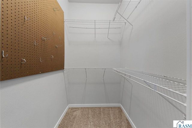 2155 Rolling Green Lane, North Mankato, MN 56003