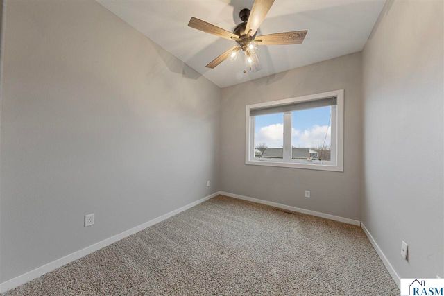 2155 Rolling Green Lane, North Mankato, MN 56003