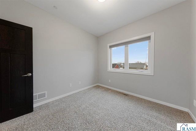 2155 Rolling Green Lane, North Mankato, MN 56003