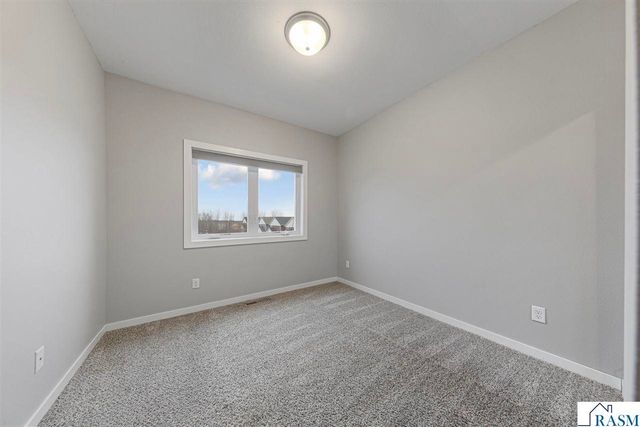 2155 Rolling Green Lane, North Mankato, MN 56003