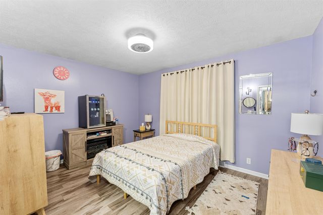 400 Laura St, Salina, KS 67401