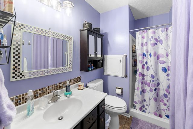 400 Laura St, Salina, KS 67401