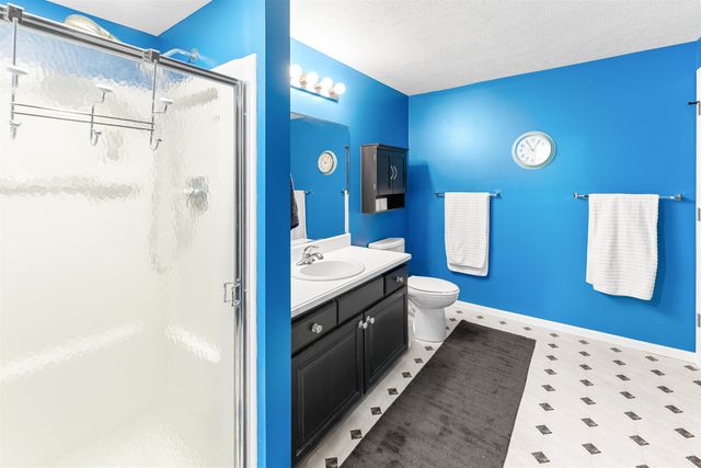 400 Laura St, Salina, KS 67401