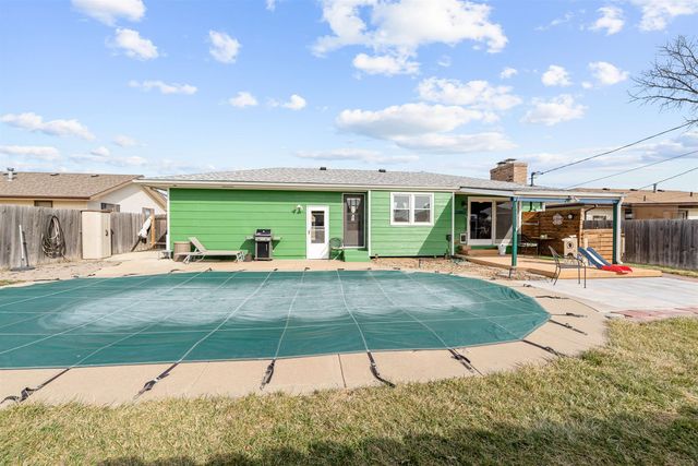 400 Laura St, Salina, KS 67401