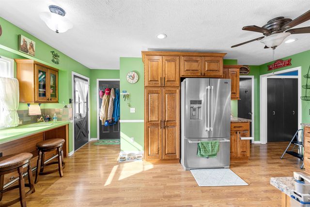 400 Laura St, Salina, KS 67401