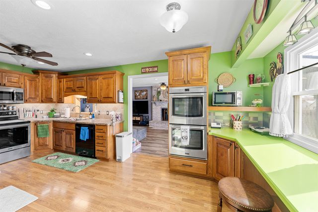 400 Laura St, Salina, KS 67401