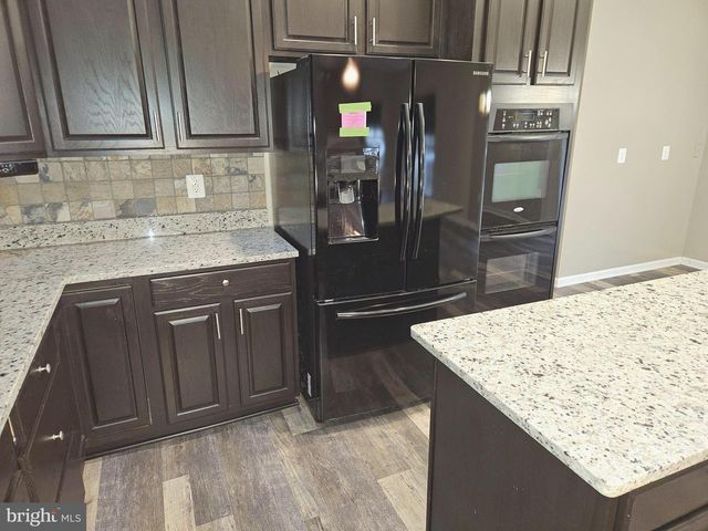 18 POWDER RIVER CT, Harpers Ferry, WV 25425