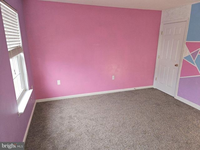 18 POWDER RIVER CT, Harpers Ferry, WV 25425