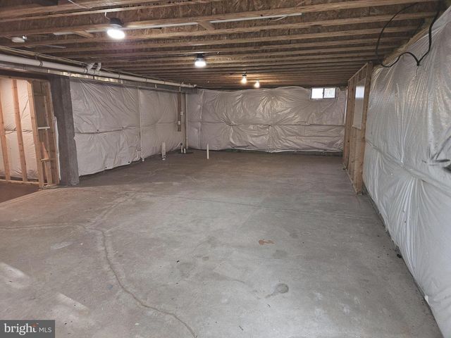 18 POWDER RIVER CT, Harpers Ferry, WV 25425