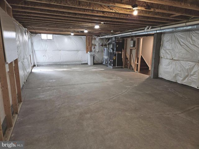 18 POWDER RIVER CT, Harpers Ferry, WV 25425