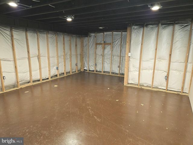 18 POWDER RIVER CT, Harpers Ferry, WV 25425