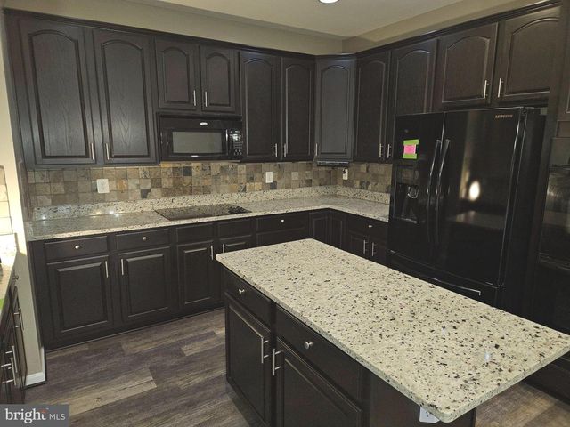 18 POWDER RIVER CT, Harpers Ferry, WV 25425