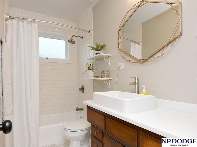 11114 Westover Road, Omaha, NE 68114