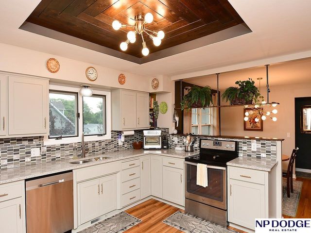 11114 Westover Road, Omaha, NE 68114