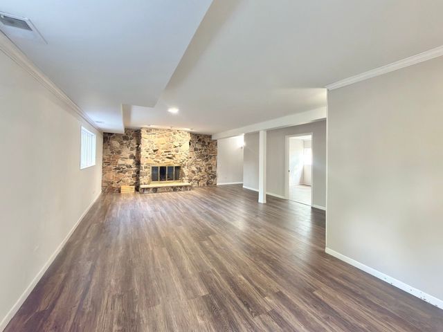 7826 Dunham Road, Downers Grove, IL 60516