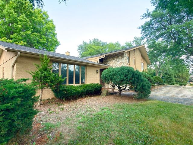 7826 Dunham Road, Downers Grove, IL 60516