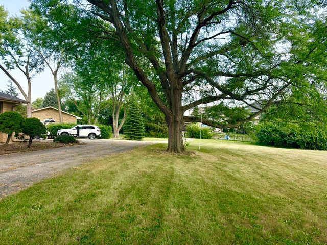 7826 Dunham Road, Downers Grove, IL 60516
