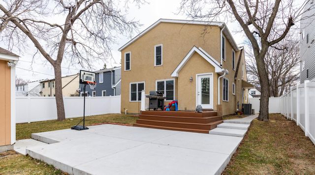 745 Mount Curve Boulevard, Saint Paul, MN 55116