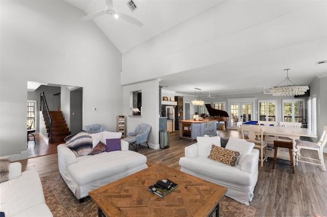 4225 W Tank Farm Road, Lake Charles, LA 70605