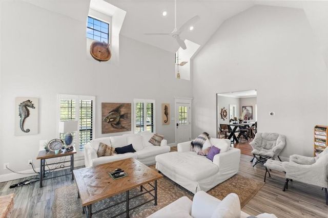 4225 W Tank Farm Road, Lake Charles, LA 70605