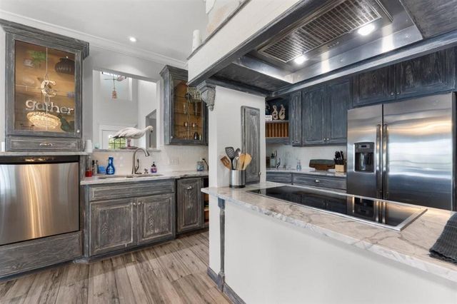 4225 W Tank Farm Road, Lake Charles, LA 70605