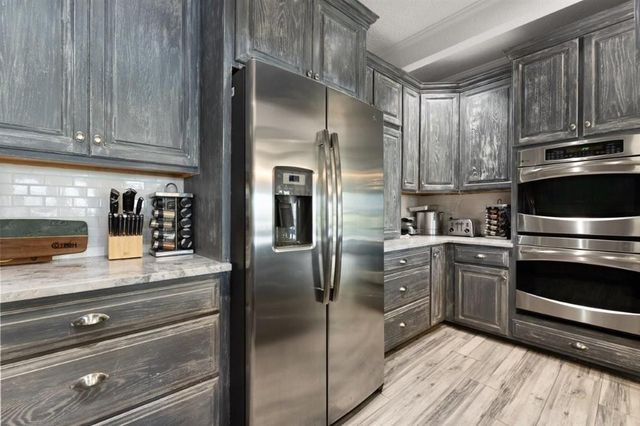 4225 W Tank Farm Road, Lake Charles, LA 70605