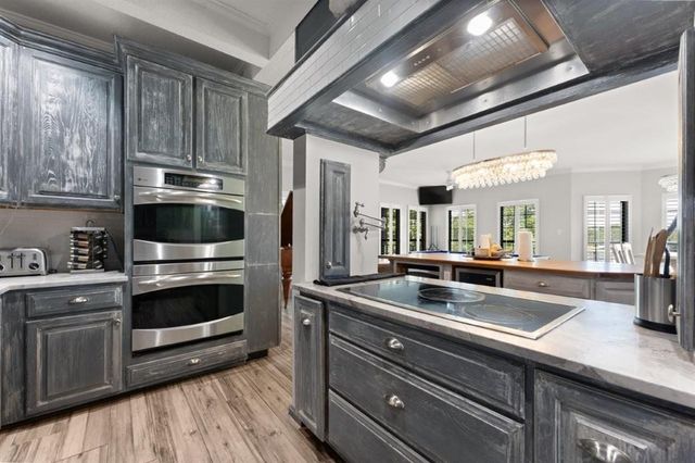 4225 W Tank Farm Road, Lake Charles, LA 70605