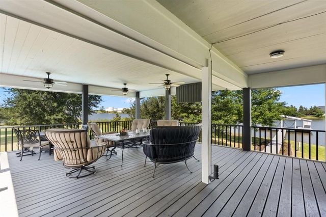 4225 W Tank Farm Road, Lake Charles, LA 70605