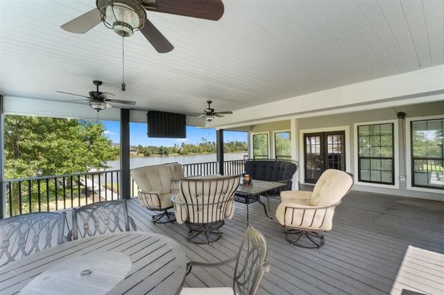 4225 W Tank Farm Road, Lake Charles, LA 70605