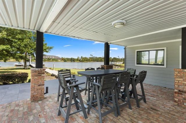 4225 W Tank Farm Road, Lake Charles, LA 70605