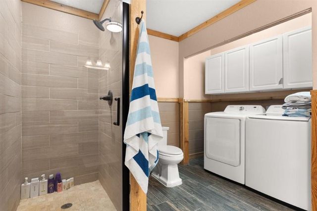 4225 W Tank Farm Road, Lake Charles, LA 70605