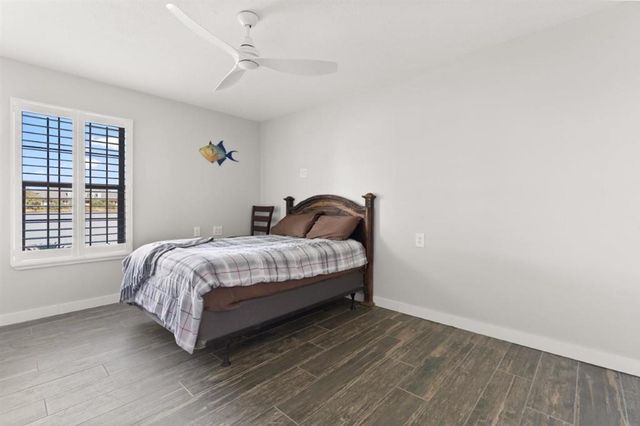 4225 W Tank Farm Road, Lake Charles, LA 70605