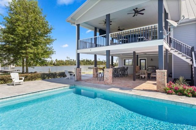 4225 W Tank Farm Road, Lake Charles, LA 70605