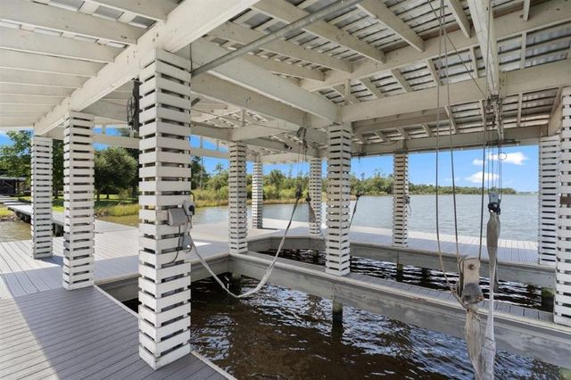 4225 W Tank Farm Road, Lake Charles, LA 70605