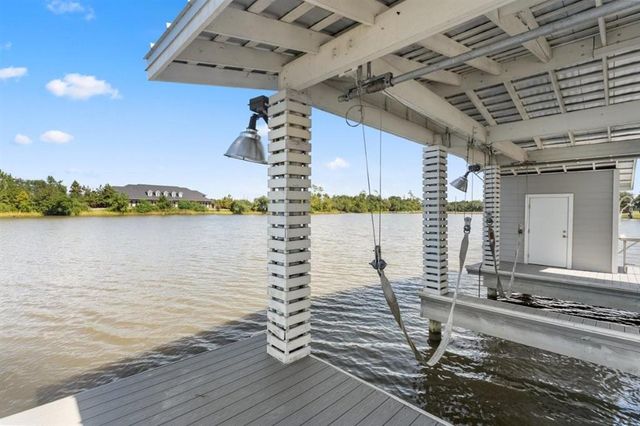 4225 W Tank Farm Road, Lake Charles, LA 70605