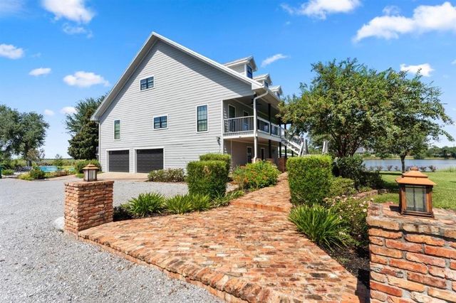 4225 W Tank Farm Road, Lake Charles, LA 70605