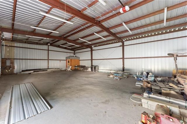 4225 W Tank Farm Road, Lake Charles, LA 70605
