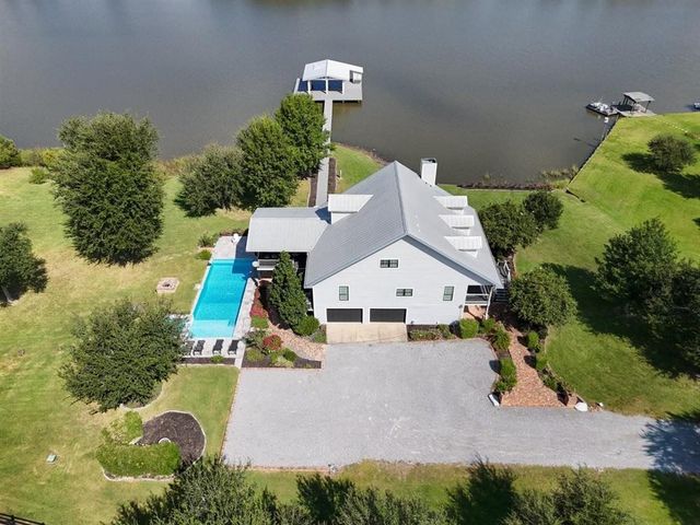 4225 W Tank Farm Road, Lake Charles, LA 70605