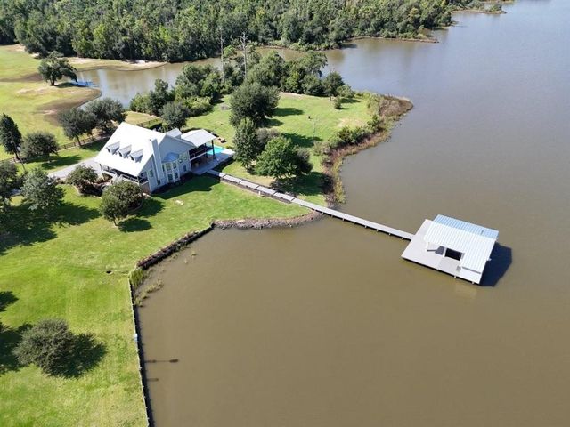 4225 W Tank Farm Road, Lake Charles, LA 70605