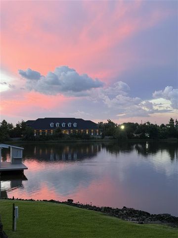 4225 W Tank Farm Road, Lake Charles, LA 70605